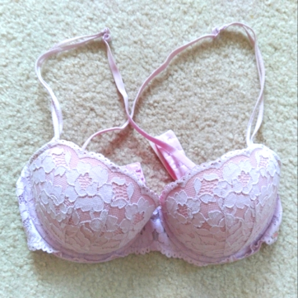 VICTORIA'S SECRET PINK Light purple push up bra 32 D.